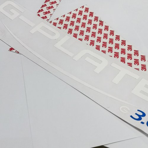 Manufacturers wholesale custom vinyl label waterproof and scratch stickers